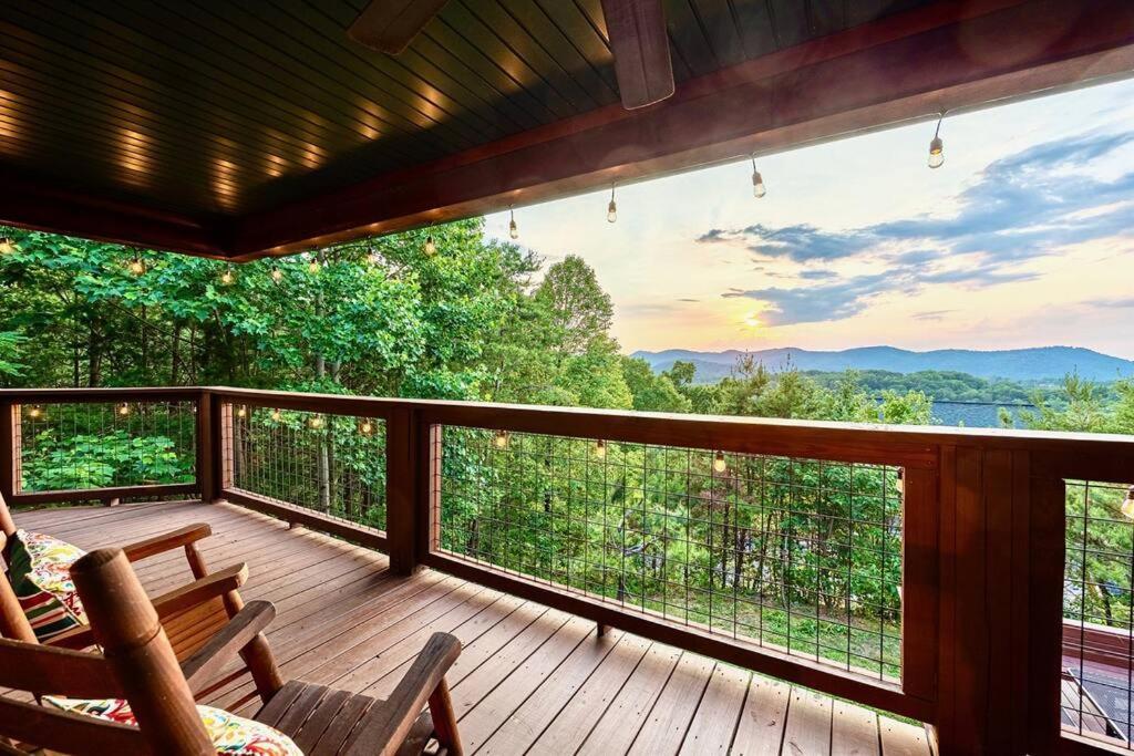 Panorama Mountain View Cabin, Less Than 10 Miles From Gatlinburg And Dollywood, Dog Friendly, 6 Bedrooms Sleeps 17, Fire Pit, Hottub, Washer Dryer, Fully Loaded Kitchen, Gameroom With A Tv, Pool Table, Arcade, Air Hockey, And Foosball 塞维尔维尔 外观 照片