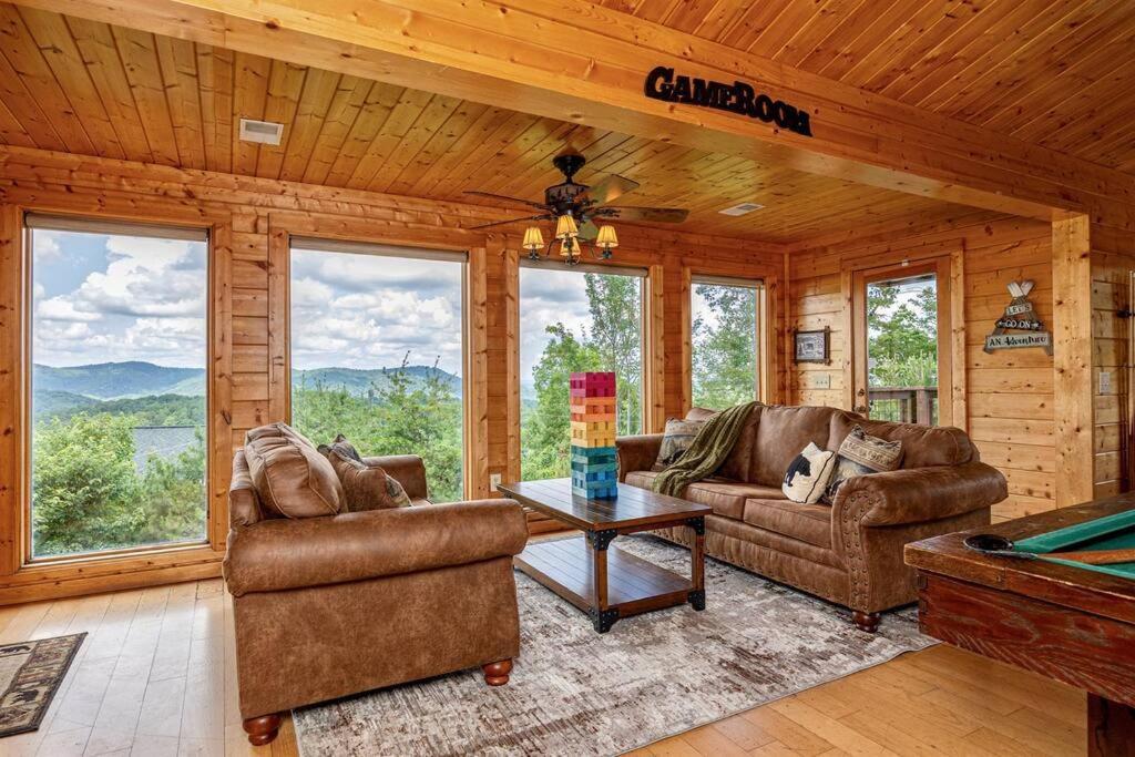 Panorama Mountain View Cabin, Less Than 10 Miles From Gatlinburg And Dollywood, Dog Friendly, 6 Bedrooms Sleeps 17, Fire Pit, Hottub, Washer Dryer, Fully Loaded Kitchen, Gameroom With A Tv, Pool Table, Arcade, Air Hockey, And Foosball 塞维尔维尔 外观 照片